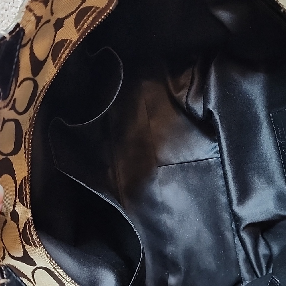 Authentic Vintage Coach bag From 2011 - Picture 8 of 15